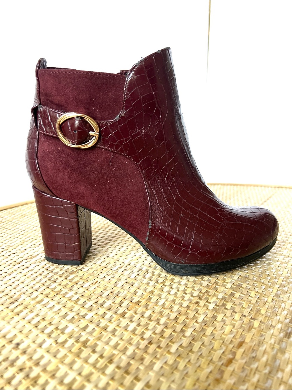 Bella Vita Vegan Croc Leather Suede Oxblood Maroon chunky Heel Ankle Boots 7WW